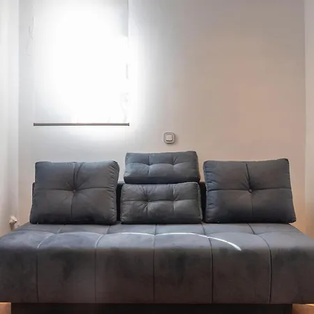 Lovely 2 Bedroom In Excellent Location Apartment