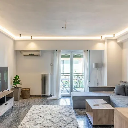 Lovely 2 Bedroom In Excellent Location * Athens