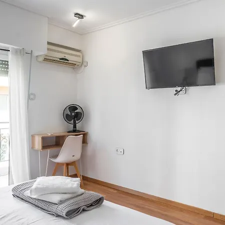 Lovely 2 Bedroom In Excellent Location * Athens